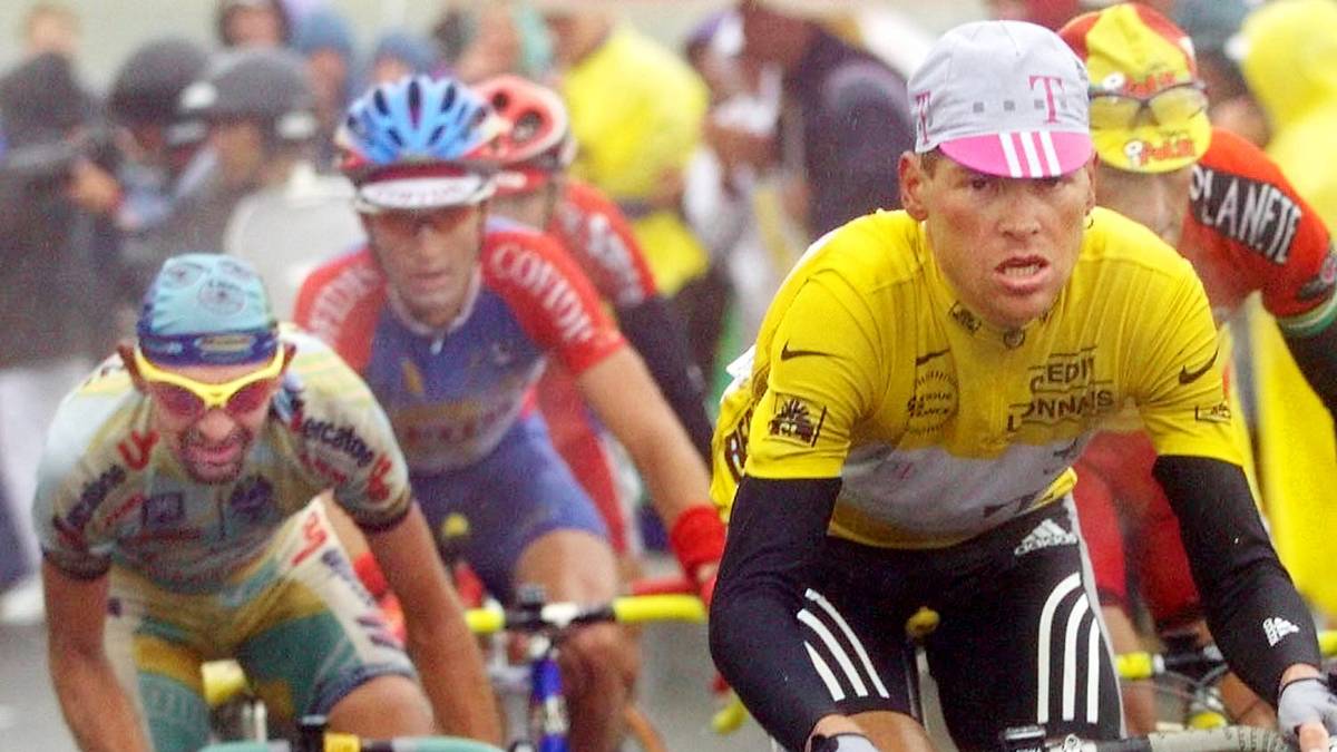 JAN ULLRICH: Trotz seines Triumphs bei der Tour de France 1997 wird der Deutsche immer als ewiger Zweiter des wichtigsten Radrennens der Welt gelten. Insgesamt fünfmal beendet Ullrich die Frankreich-Rundfahrt auf Platz zwei, im Zweikampf mit Lance Armstrong zieht "Ulle" regelmäßig den Kürzeren