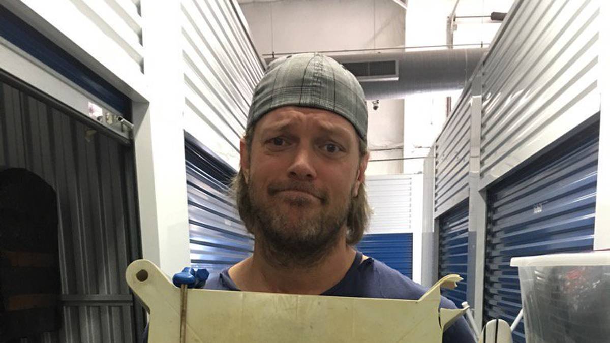 Adam Copeland - wie er richtig heißt - ist mittlerweile 45, tritt immer noch regelmäßig im WWE-Programm auf, agiert zudem als Schauspieler und ist verheiratet mit der früheren WWE-Diva Beth Phoenix