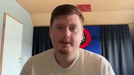 Niko Springer leistete sich beim Grand Slam of Darts ein kleines Scharmützel mit dem Publikum bei der Partie gegen Beau Greaves. Jetzt reagiert der "Meenzer Bub" darauf. 