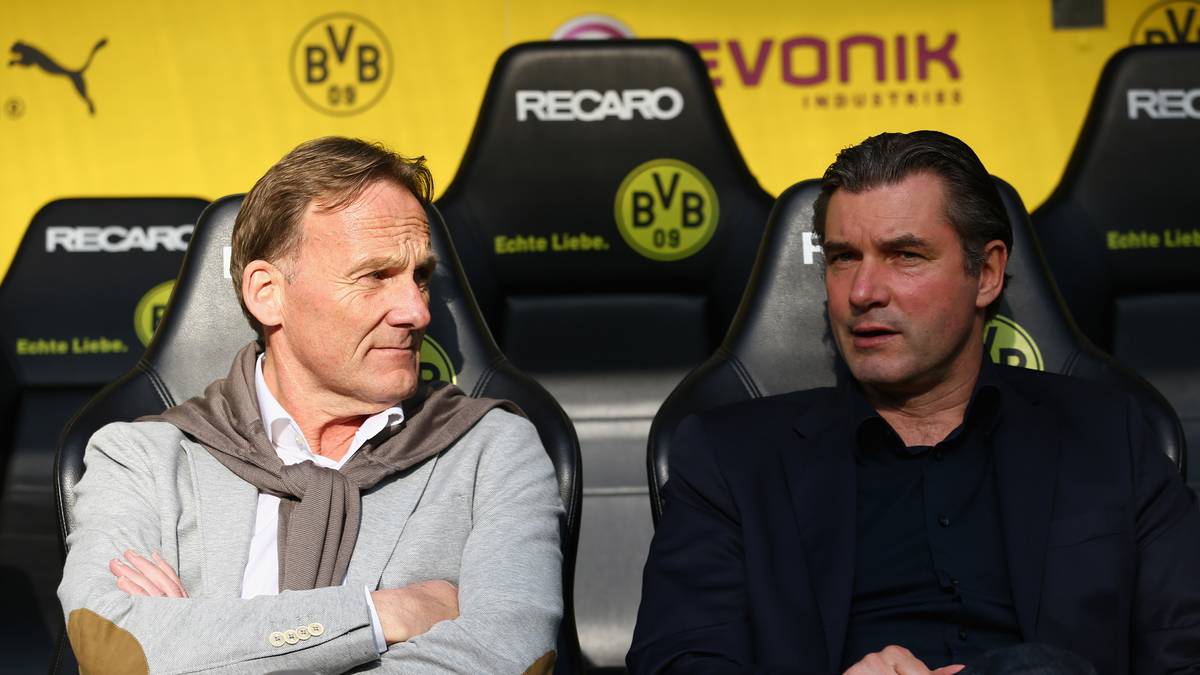 Ein verbissener Streit um die Deutungshoheit entbrennt, letztlich entscheiden Geschäftsführer Hans-Joachim Watzke (l.) und Manager Michael Zorc: Lewandowski muss seinen Vertrag bis 2014 erfüllen und wird mit einer Gehaltserhöhung besänftigt