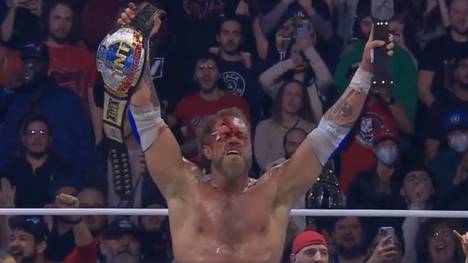 Adam Copeland, ehemals Edge, ist nach einem Sieg über Christian Cage neuer AEW TNT Champion