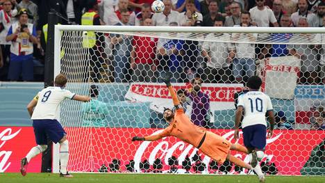 Die Sehnsucht in England nach dem zweiten Weltmeistertitel ist groß. Besonders Harry Kane will seinen Elfmeter-Fehlschuss bei der letzten WM vergessen machen.