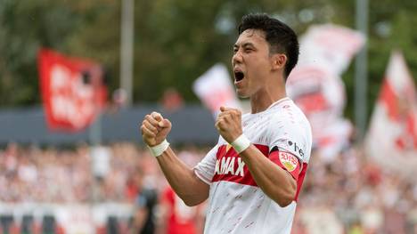 Kapitän Wataru Endo trifft zum 4:0 für den VfB Stuttgart