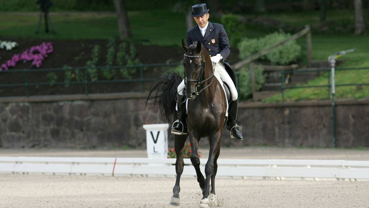 Tierquälerei: Dressurreiter gesperrt
