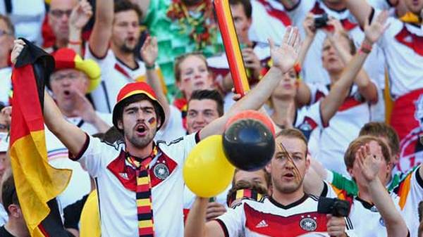 Finale! Die deutschen Fans im Maracana sind vor dem Endspiel der DFB-Elf gegen Argentinien bester Stimmung