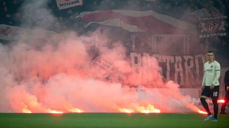 Eintracht-Fans zündeten im Dezember 2019 gegen Mainz Pyrotechnik