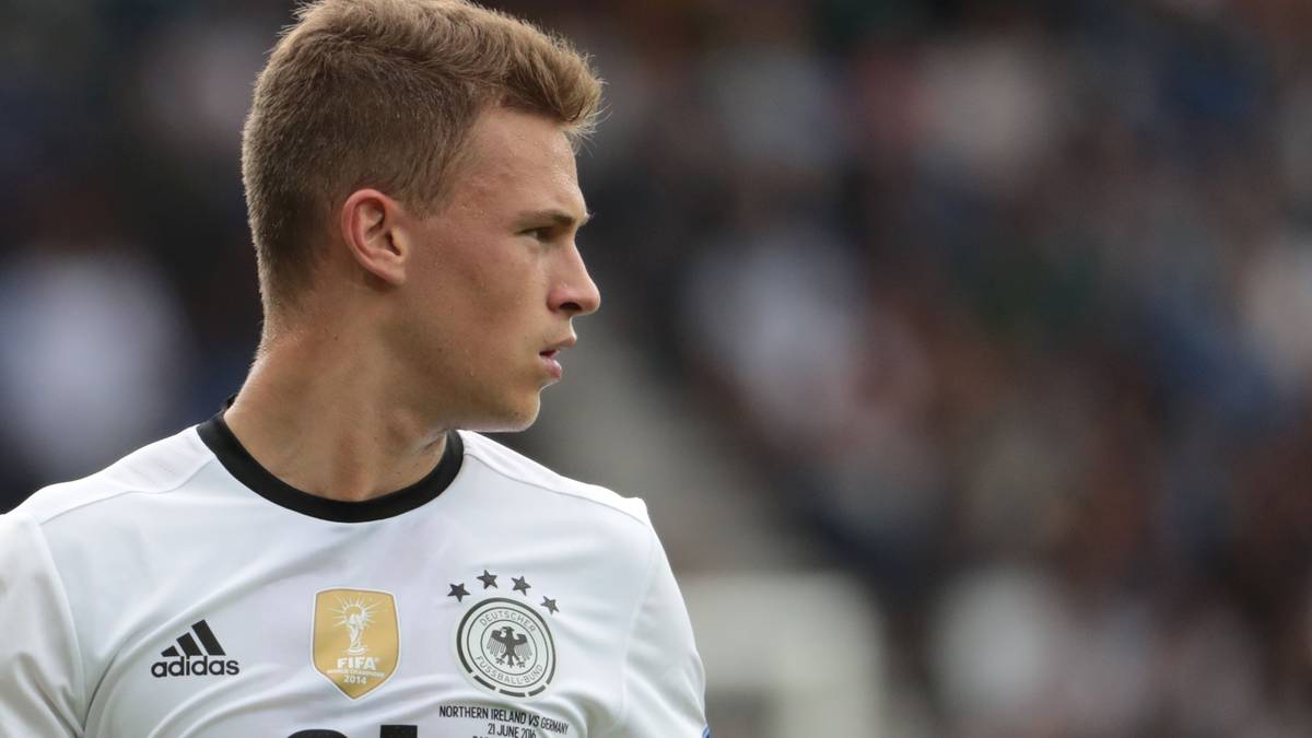 ehe gegen Nordirland seine Stunde schlägt. Der 21-Jährige darf von Beginn an ran, überzeugt als Rechtsverteidiger mit Offensivdrang und empfiehlt sich für weitere Einsätze. Sein rasanter Aufstieg scheint noch lange nicht am Ende...