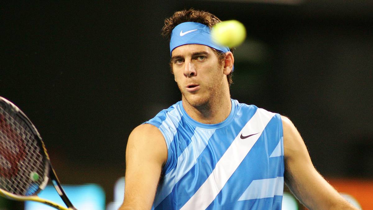 Im Anschluss an die Australian Open unterzieht er sich nach anhaltenden Problemen mit seinem Handgelenk seiner ersten Operation. Bei seinem Comeback im September scheitert er in Bangkok ebenso wie eine Woche später in Tokio und beendet die Saison vorzeitig