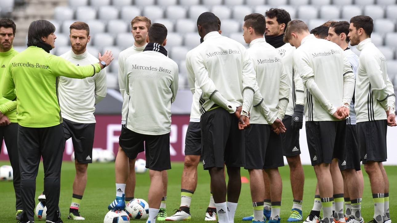 Löw verschiebt Trainingslager
