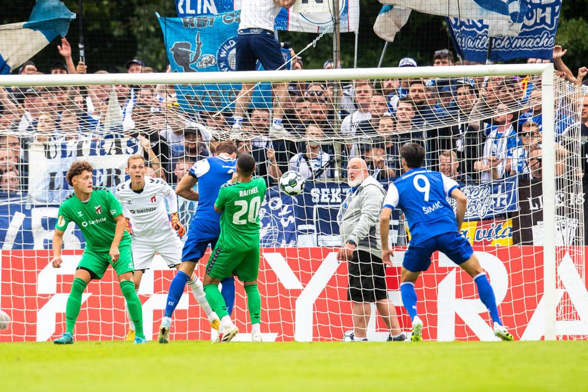 Der Karlsruher SC lässt gegen den ZFC Meuselwitz nichts anbrennen und zieht souverän in die zweite Pokalrunde ein.