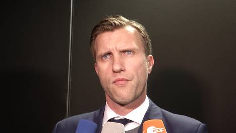 Eintracht-Sportvorstand Markus Krösche soll beim FC Liverpool auf der Wunschliste stehen. Nach dem Champions-League-Achtelfinale gegen Neapel nimmt er zu diesem Gerücht Stellung. 