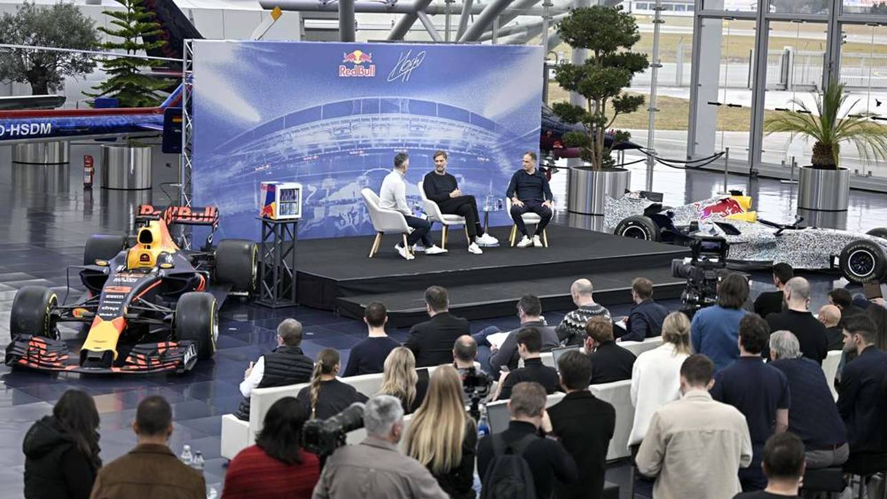 Klopp stellte sich den Fragen zahlreicher Journalistinnen und Journalisten im Hangar-7 in Salzburg