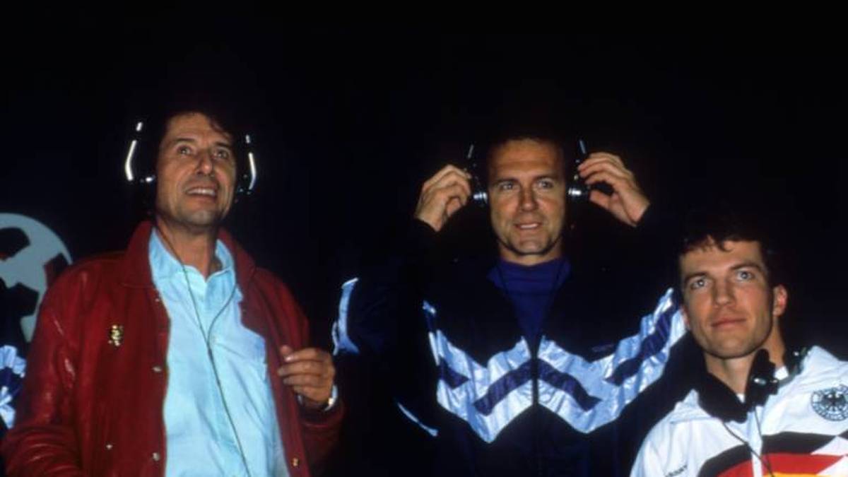 Franz Beckenbauer und Lothar Matthäus bei der Aufnahme des WM-Songs mit Udo Jürgens 1990