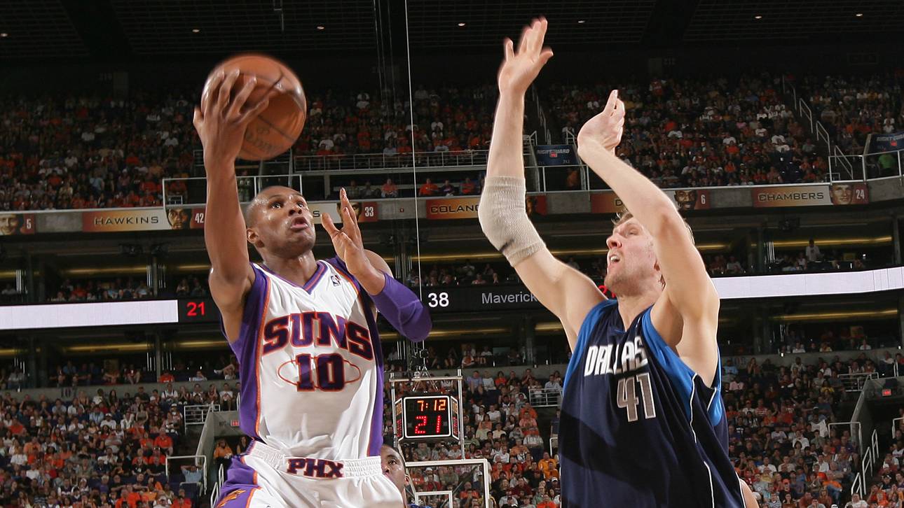 Dallas Mavericks v Phoenix Suns