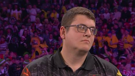 Dominik Grüllich verpasst bei der Darts-WM die große Überraschung. Der Deutsche kämpft sich eindrucksvoll zurück, muss sich am Ende aber dennoch knapp geschlagen geben.