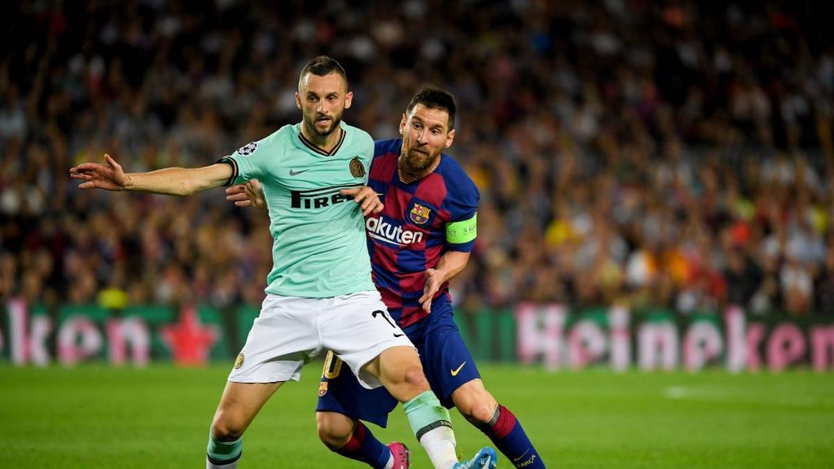 MITTELFELD - MARCELO BROZOVIC (l.): Der Denker und Lenker in Contes Team. Stabilisator im Mittelfeldzentrum, der aber auch mal den Weg nach vorne und dort gerne selbst den Abschluss sucht. Dazu mit gutem Passspiel. Mailands beständigster Spieler der Saison