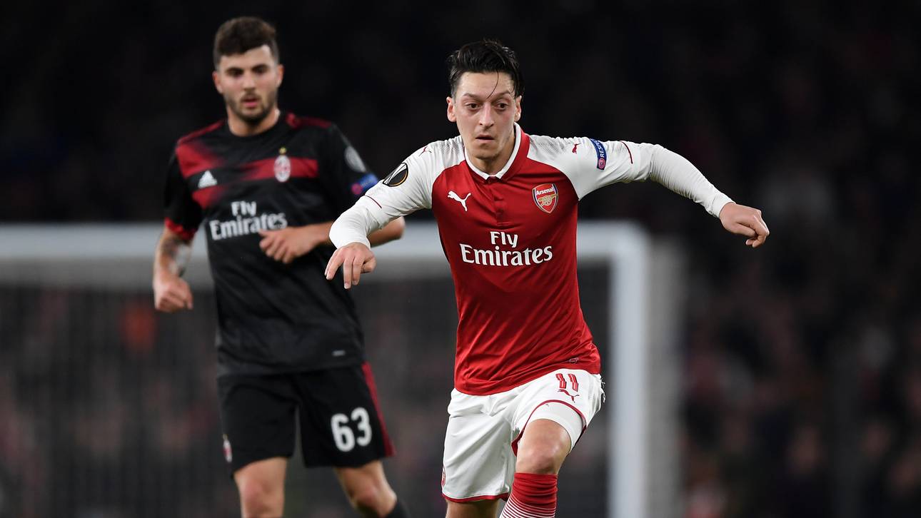 Arsenal mit Özil und Mustafi weiter