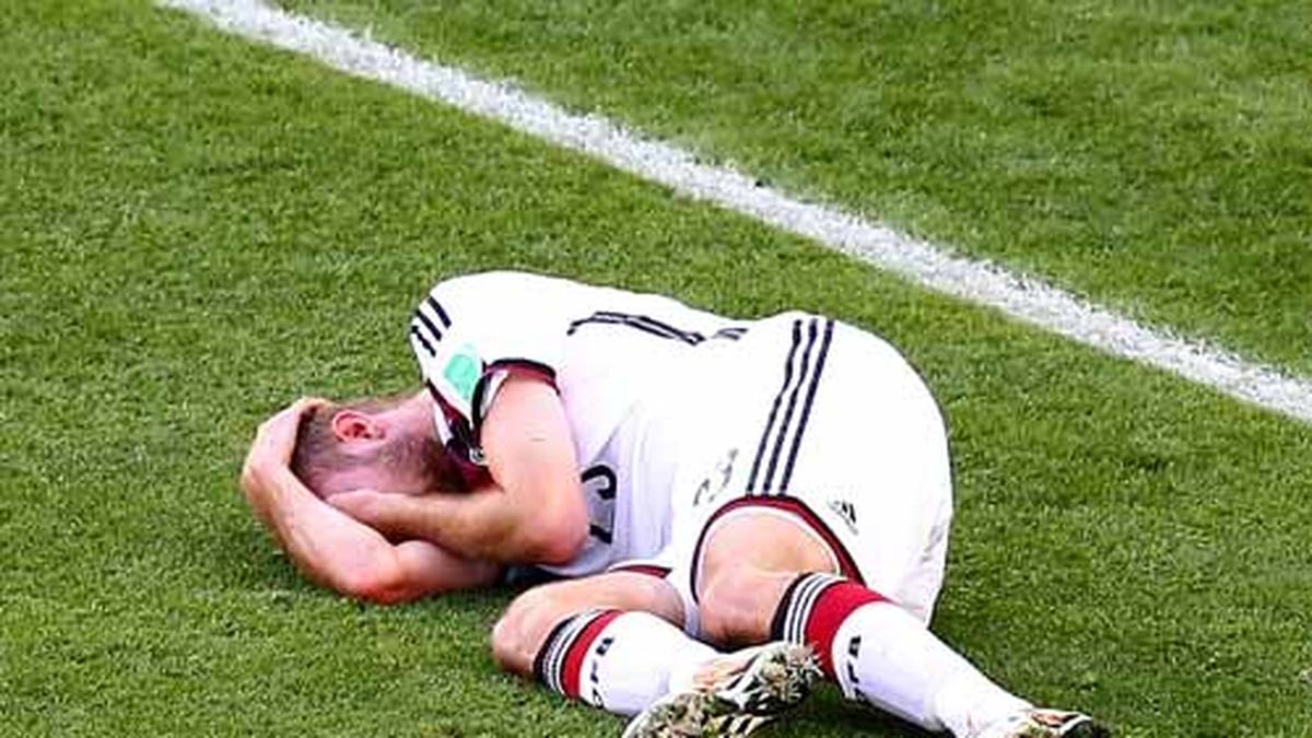 CHRISTOPH KRAMER: Musste kurzfristig für Sami Khedira einspringen und erfüllte seine Aufgabe bravourös. Versteckte sich nicht und fügt sich nahtlos ins Spiel ein, ehe er in der 31. Minute mit Verdacht auf Gehirnerschütterung raus muss, SPORT1-Note: 2
                  
                  
                  