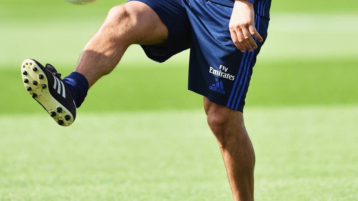 BRUNO LABBADIA (STURM): Der derzeitige Trainer des Hamburger SV hat auch als Spieler eine HSV-Vergangenheit. Die "Rothosen" waren seine erste Station in der Bundesliga. Seine erfolgreichste Zeit erlebte er in Kaiserslautern, wo er Meister und Pokalsieger wurde