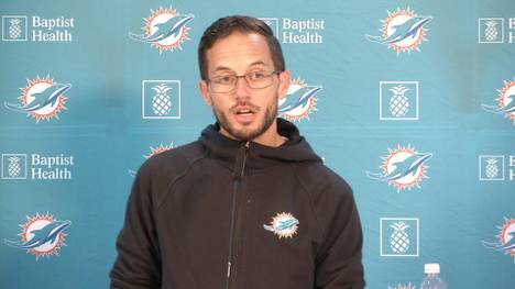 Die Miami Dolphins treffen in Frankfurt auf die Kansas City Chiefs. Vor der deutschen Presse überraschte Dolphins-Coach Mike McDaniel mit seinen ersten Worten.