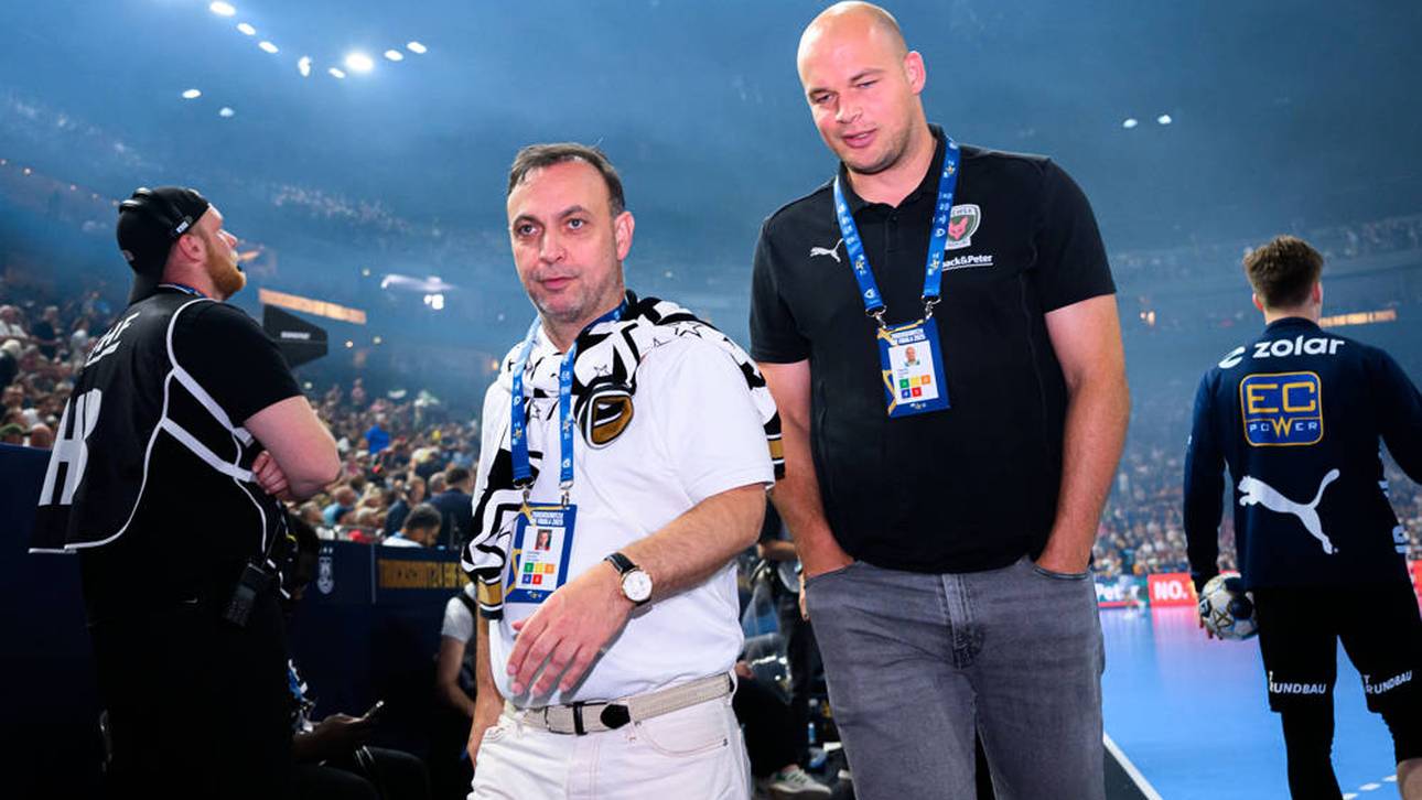 Füchse-Geschäftsführer Bob Hanning mit Paul Drux 