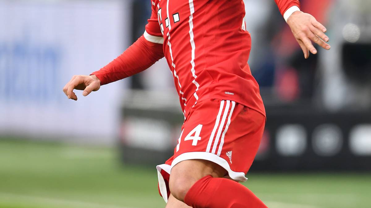 JUAN BERNAT: Nach Alabas kurzfristigem Ausfall wegen Rückenproblemen stand der Spanier in seiner Heimat überraschend in der Startelf. Erlebte aber einen rabenschwarzen Abend: Zweikampfschwach, mit vielen Fehlpässen und oft zu spät, so wie beim 0:1 durch Sarabia (32.). Zur Pause laut Jupp Heynckes wegen einer tiefen Fleischwunde oberhalb des Knöchels ausgewechselt. SPORT1-Note: 6