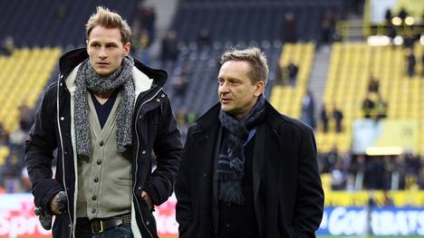 Horst Heldt (r.) Benedikt Höwedes Borussia Dortmund v FC Schalke 04  - Bundesliga