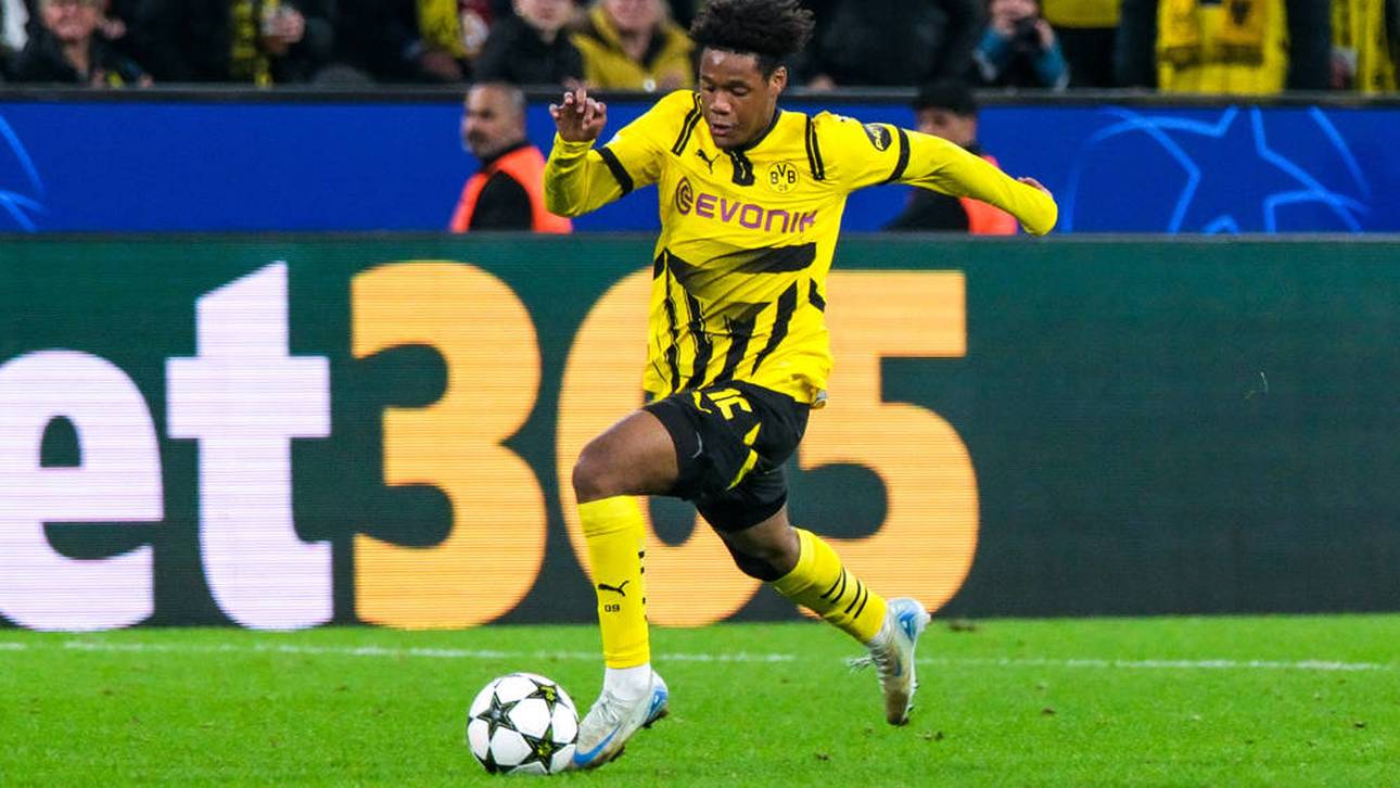 Auf die Tempo-Dribblings von Julien Duranville werden die BVB-Fans in den nächsten Wochen erstmal verzichten müssen 