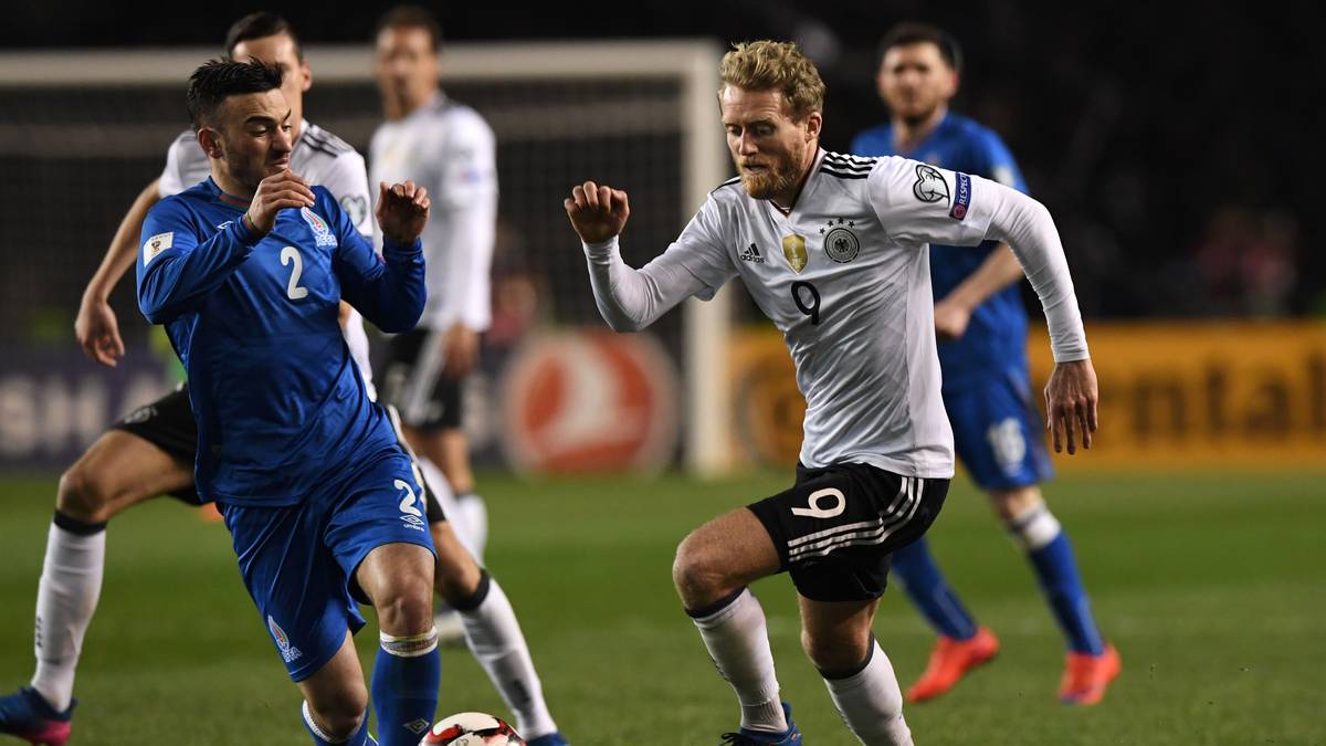 Der gut aufgelegte Schürrle hat noch nicht genug, scheitert kurz nach der Pause aber am Querbalken