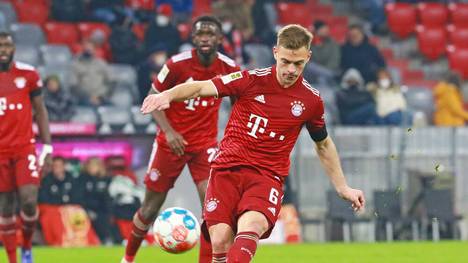 Joshua Kimmich steht mit dem FC Bayern an der Tabellenspitze