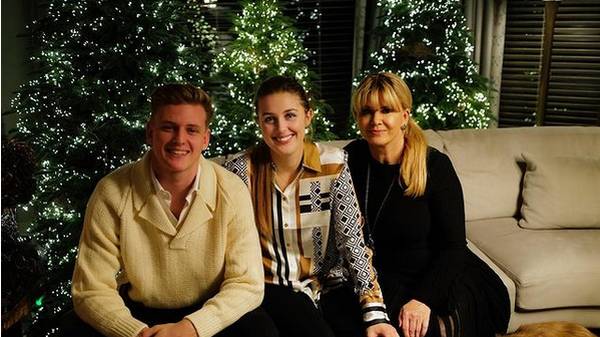 Mick Schumacher zusammen mit seiner Schwester Gina-Maria und Mutter Corinna Schumacher