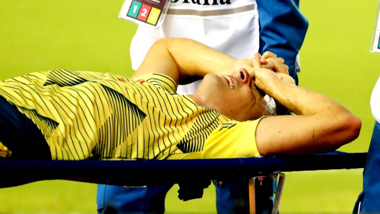 Newsflash: Santiago Arias von Bayer Leverkusen hat sich schwer verletzt