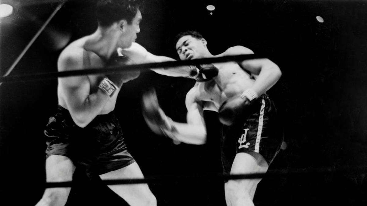 FRÜHE CHAMPIONS: Mit Max Schmeling trug sogar ein Deutscher mal den Titel als Lineal Champion. Nachdem Gene Tunney seine Karriere beendet hatte (eine von drei Unterbrechungen in der Geschichte), kämpften der Deutsche und Jack Sharkey (USA) am 6. Dezember 1930 um die Nachfolge. Schmeling gewann durch Disqualifikation