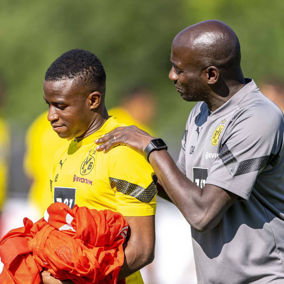 Borussia Dortmund legt ein verstärktes Augenmerk auf die Entwicklung der Nachwuchsspieler. Talente-Trainer Otto Addo werden dafür wohl zwei Assistenten an die Seite gestellt.  