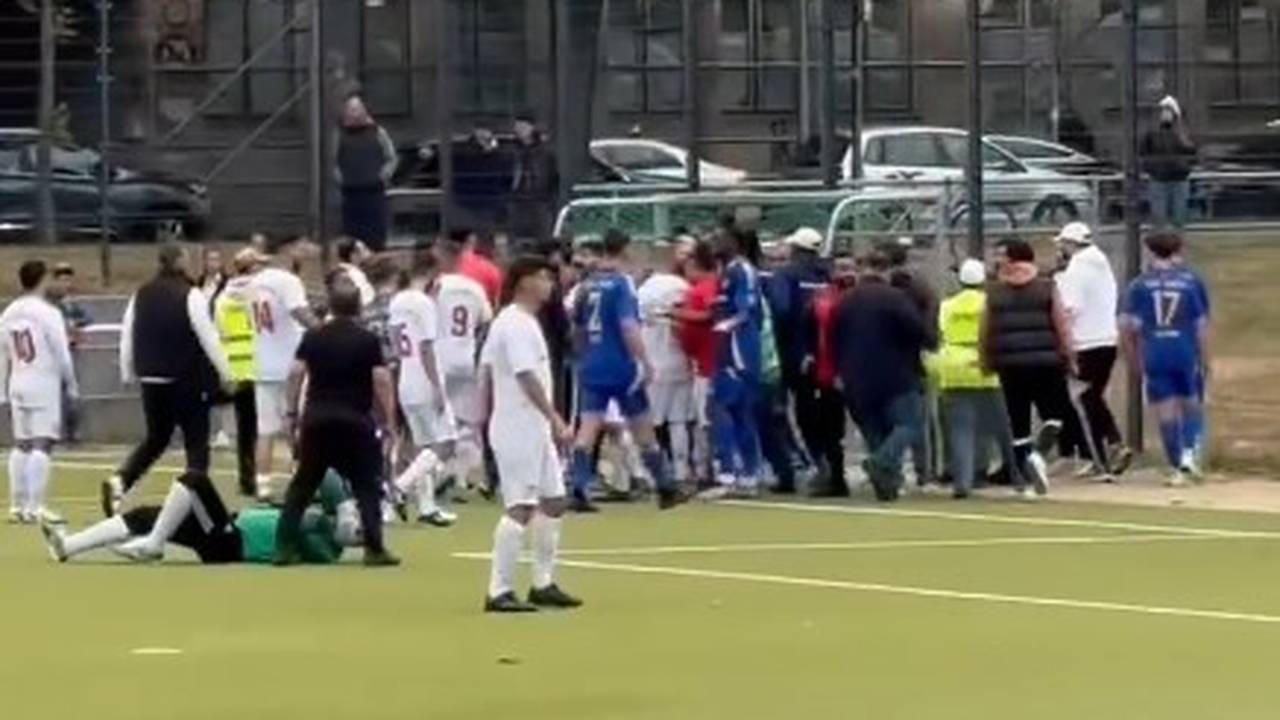 Polizei-Einsatz! Max Kruse entschuldigt sich nach Spielabbruch