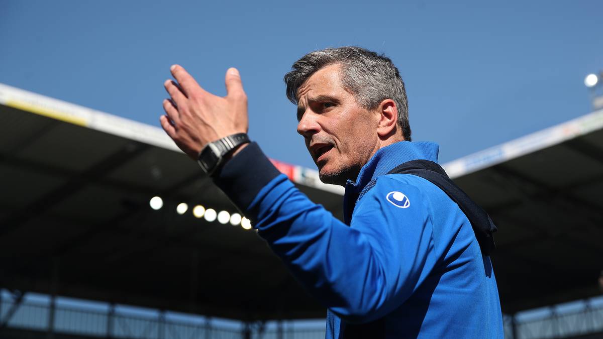 JENS HÄRTEL (1. FC Magdeburg): "Zum Favoritenkreis zähle ich die beiden Absteiger 1. FC Köln und Hamburger SV. Beide besitzen die besten Möglichkeiten bzw. Voraussetzungen, den direkten Wiederaufstieg anzustreben und könnten sich in dieser Liga von Beginn an behaupten"