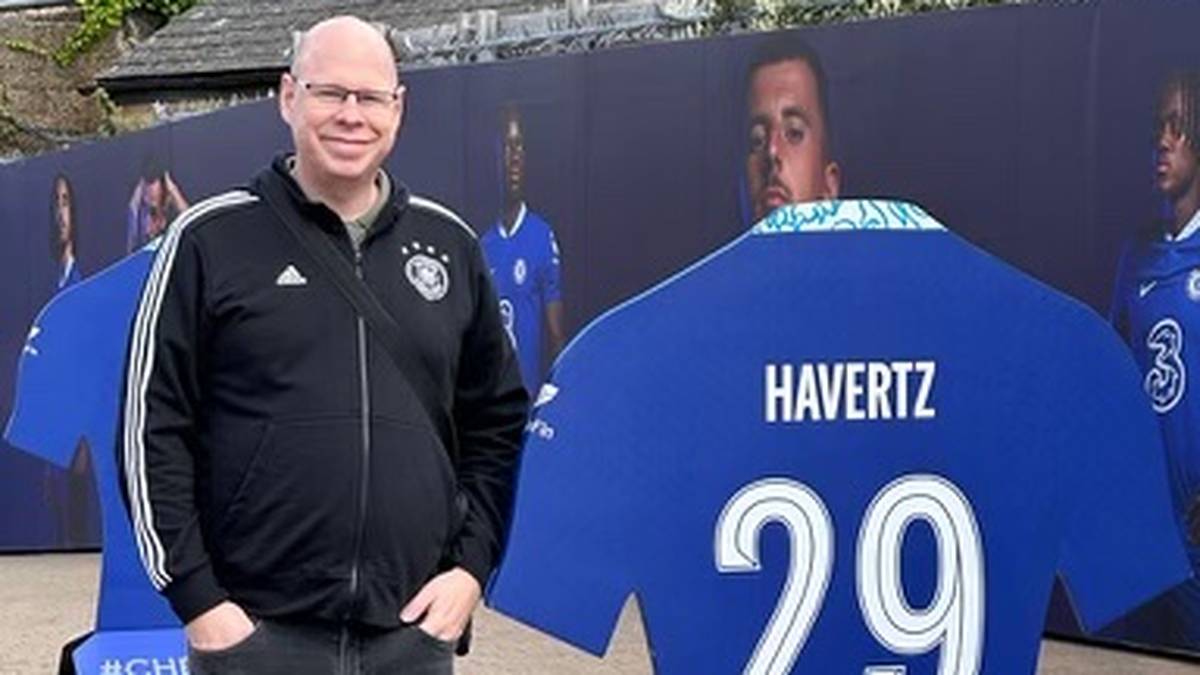 Fan-Club-Betreuer Daniel Rohde bei einem London-Besuch, als Kai Havertz noch für Chelsea spielte