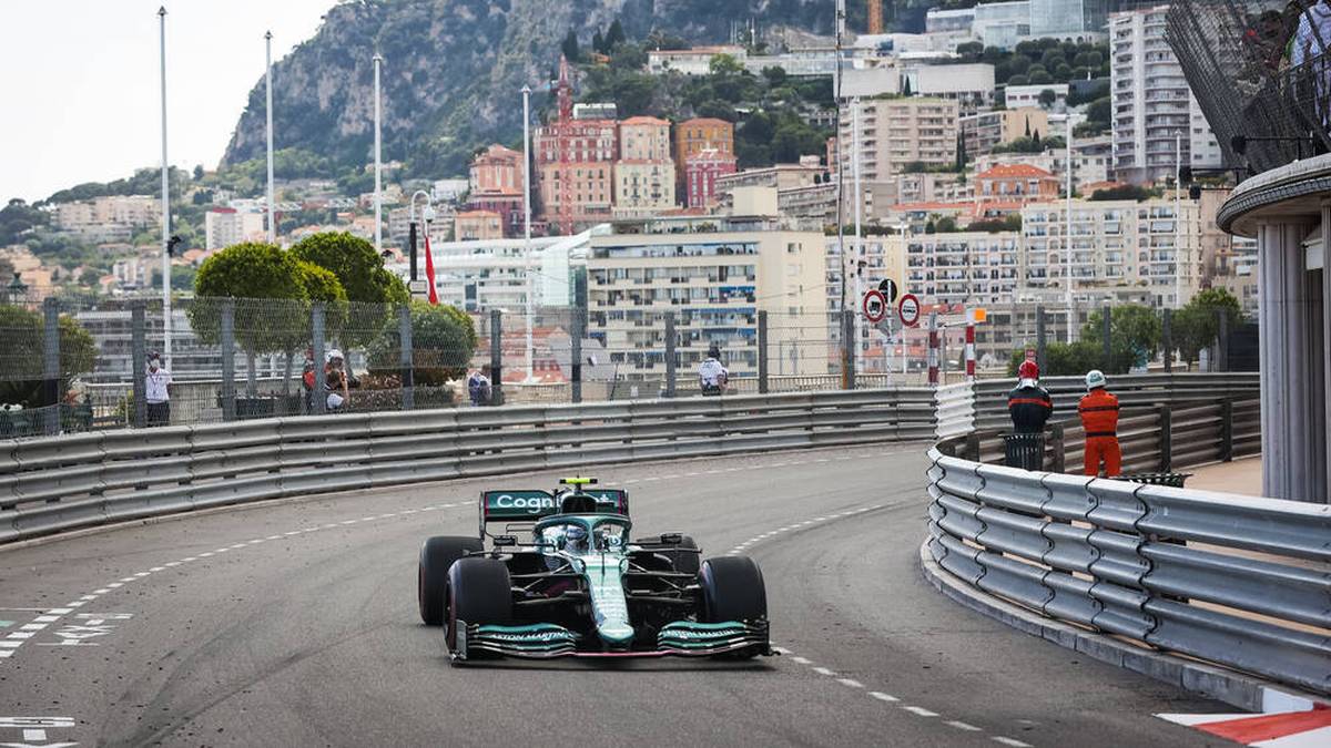 Beim Grand Prix in Monaco fährt Vettel auf den 5. Platz und damit auch seine ersten Punkte für Aston Martin ein. Im darauffolgenden Rennen folgt mit Rang zwei sogar der erste Platz auf dem Podium