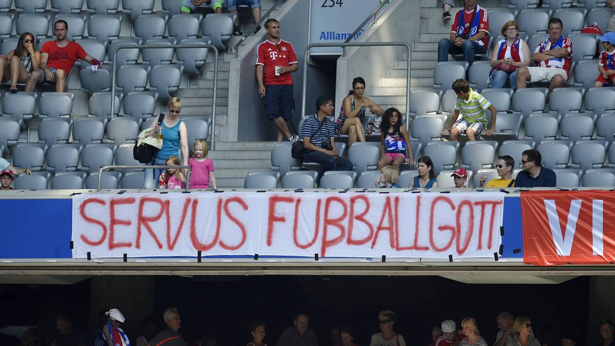 "Servus Fußballgott" schrieben die Bayern-Fans schon bei Schweinsteigers plötzlichem Abgang im Jahr 2015