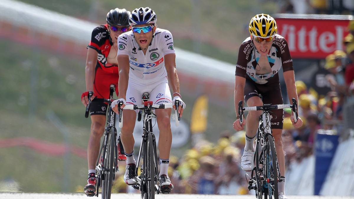 THIBAUT PINOT und ROMAIN BARDET (beide Frankreich, FDJ bzw. AG2R): Jahr für Jahr hofft Frankreich auf einen heimischen Tour-Sieger. In diesem Jahr sind die Chancen so gut wie lange nicht für die "Grande Nation", und das liegt an den beiden besten Jungfahrern der Tour 2014, Pinot (l. im Weißen Trikot, 25) und Bardet (24)