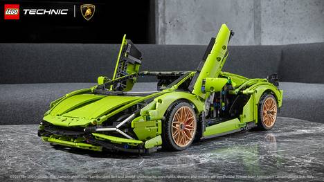 Der Lamborghini Sián FKP 37 als LEGO® Technic™ Modell und im Original 