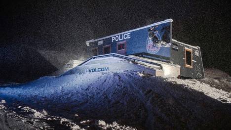 Snowboard-Elite trifft sich im Allgäu – Red Bull Station Riots in Nesselwang