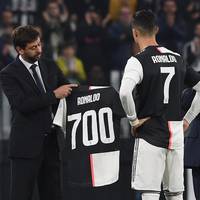 Im Zuge der Ermittlungen gegen Juventus Turin rückt auch Ex-Star Cristiano Ronaldo in den Mittelpunkt. Es drohen hohe Geldstrafen, Sperren für Spieler und sogar der Abstieg aus der Serie A. 