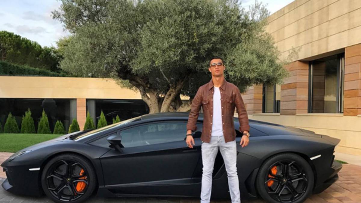 Der Lamborghini Aventador kostet knapp 290.000 Euro