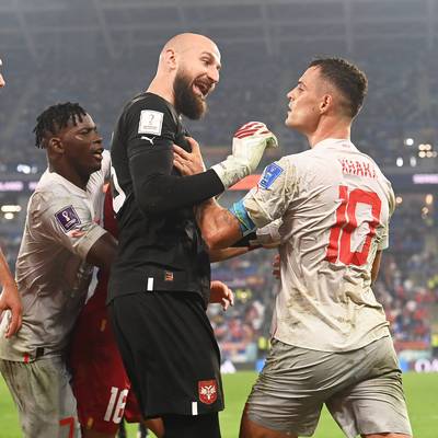 Drama um Schweiz gegen Serbien - Kamerun schlägt Brasilien