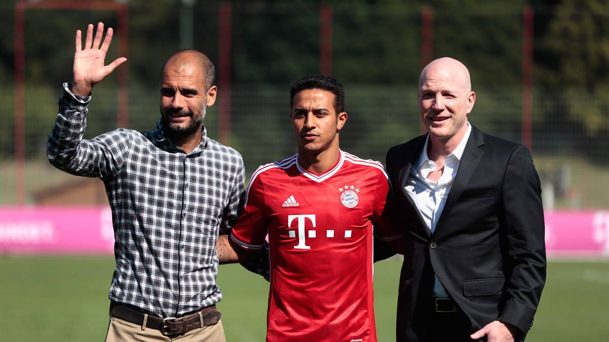 "Thiago oder nix" fordert Guardiola zum Beginn seiner Amtszeit in München - und bekommt seinen ehemaligen Barca-Schützling tatsächlich für vergleichsweise schlappe 25 Millionen Euro