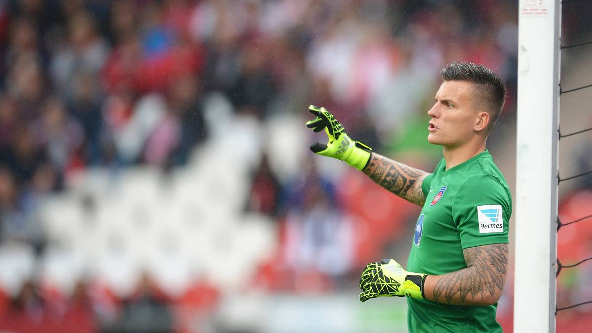 PLATZ 18: Kevin Müller (1. FC Heidenheim): Weisse Westen: 3 - Gegentore: 49