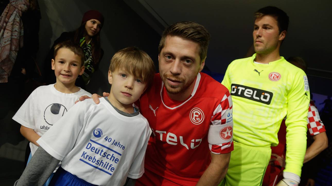 Lambertz trägt Spitznamen auf Trikot