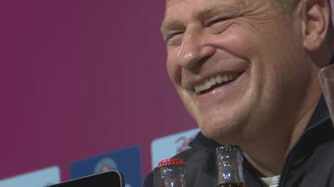 Am 1. März wird Max Eberl seine Arbeit als neuer Sportvorstand des FC Bayern München aufnehmen. Doch schon heute gab er eine Pressekonferenz in der Allianz Arena. Ein eloquenter, gut gelaunter und durchaus kämpferischer erster Auftritt.
