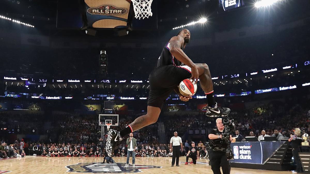 Jordan zeigt später noch einen ansehnlichen Between-the-Legs-Dunk - für das Finale reicht es aber dennoch nicht